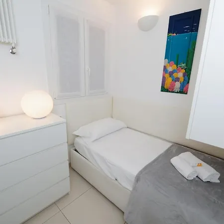 La Des Anges Res. Negresco Five Stars Holiday House * Ницца